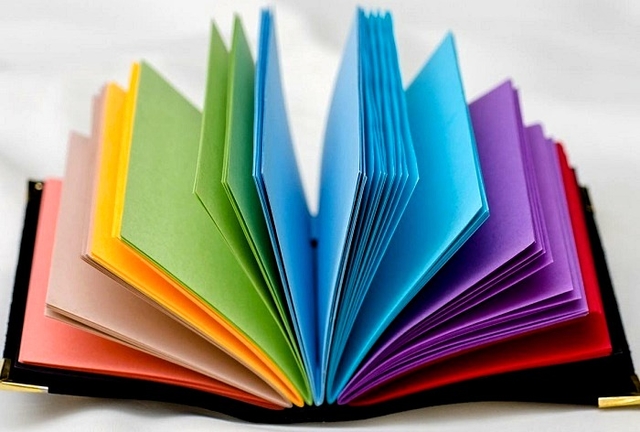  Mês do orgulho LGBTQIAP+: Confira dez livros incríveis sobre a temática