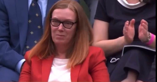  Criadora de vacinas contra a covid é ovacionada na abertura de Wimbledon