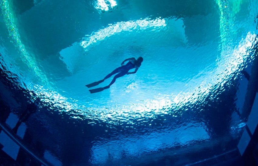  Piscina mais profunda do mundo é inaugurada em Dubai – veja fotos e vídeo