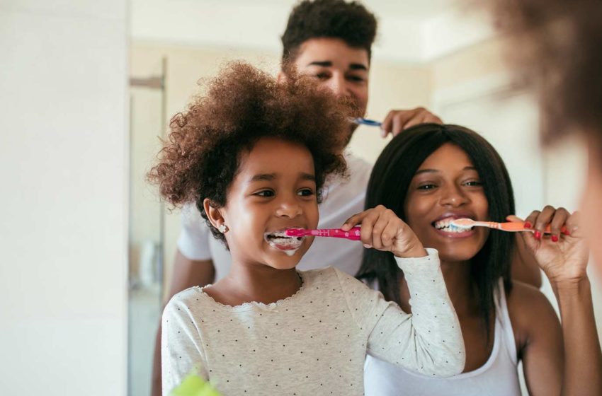  Como escovar os dentes da forma correta?