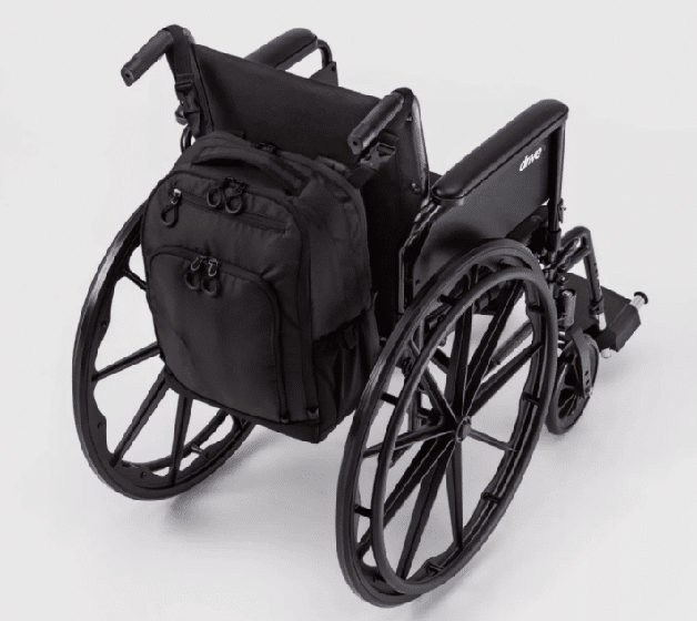  Mochila adaptável é lançada com design para facilitar o uso em cadeiras de rodas
