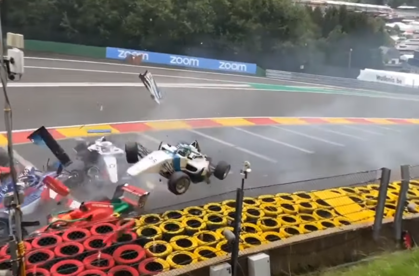  Acidente com seis pilotas na Eau Rouge para classificação da W Series na Bélgica