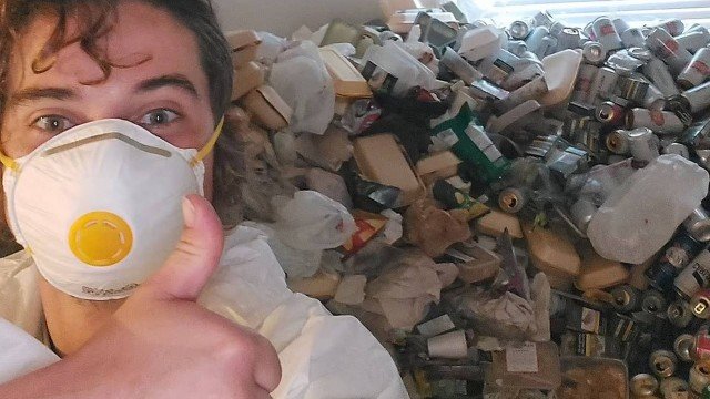  Despejado após não pagar aluguel por um ano, inquilino deixa 8 mil latas de cerveja vazias em apartamento