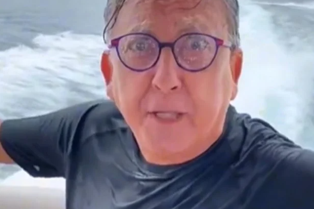  Galvão Bueno passa por situação no mar e vídeo viraliza