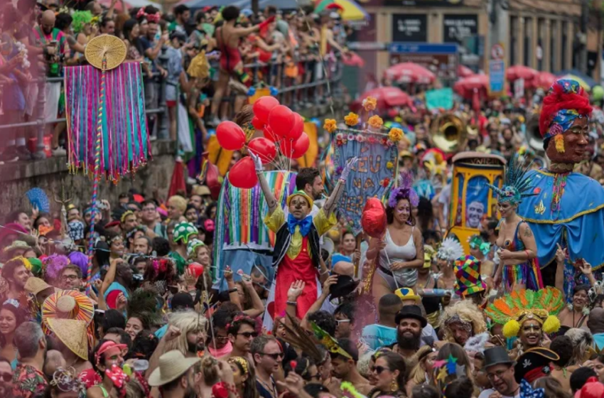  Carnaval: mais de 500 blocos aguardam autorização para desfilar no Rio