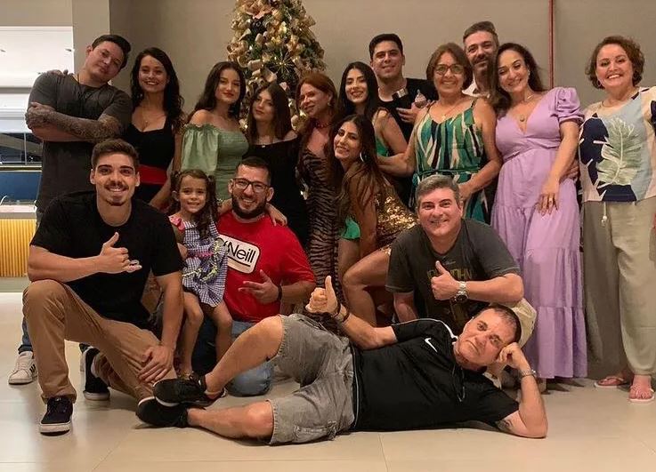  Avô se casa com sogra e jovem agora namora o tio: “Todo mundo fica bugado”; entenda