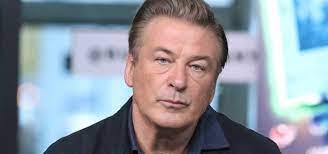  Caso Alec Baldwin: ator é absolvido por tiro fatal em set de gravações