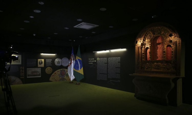  Bolsonaro vai receber coração de D. Pedro 1º na rampa do Palácio do Planalto na terça-feira