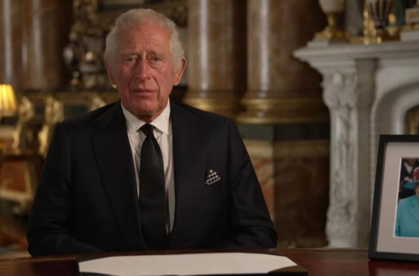  Charles III é proclamado oficialmente rei do Reino Unido