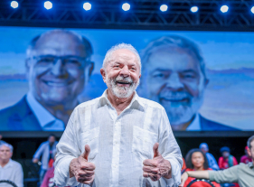  Lula da Silva é eleito presidente do Brasil