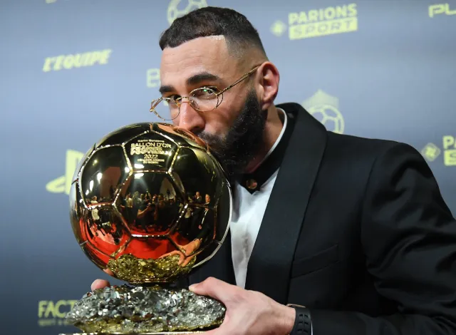  Karim Benzema conquista a Bola de Ouro da temporada 2022; Vini Jr é 8º