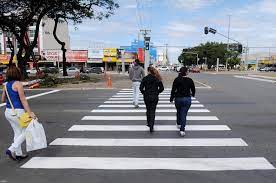  Cursos, blitze e palestras reforçam uso e respeito às faixas de pedestres