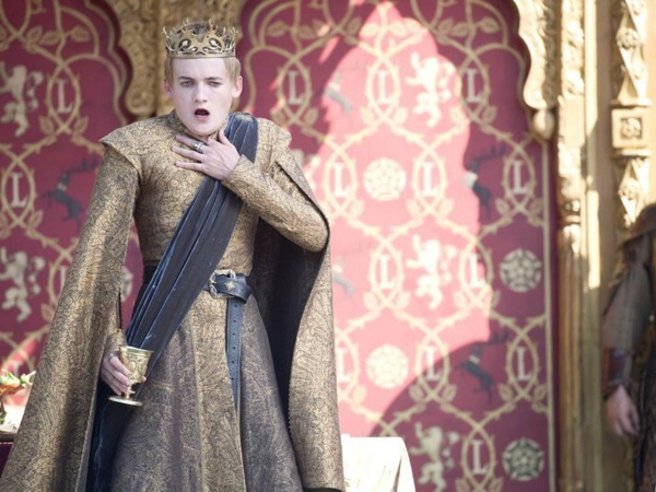  Ator de ‘Game of Thrones’ aparece irreconhecível em nova série da BBC; veja foto