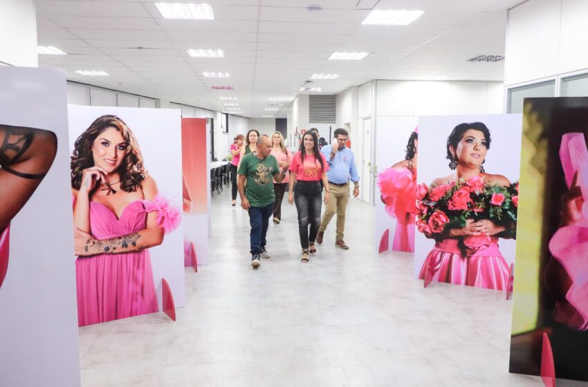  Exposição fotográfica celebra mulheres que enfrentaram o câncer de mama