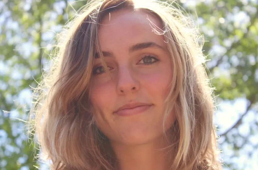  Trend no TikTok: Entenda riscos de acessórios para criar sorriso com covinhas