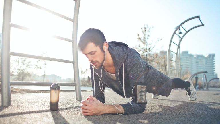  É melhor fazer exercícios de manhã ou à tarde?