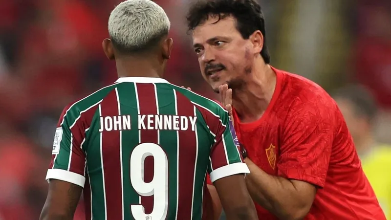 Diniz exalta John Kennedy em vitória do Fluminense: “Jogador de decidir Copa”