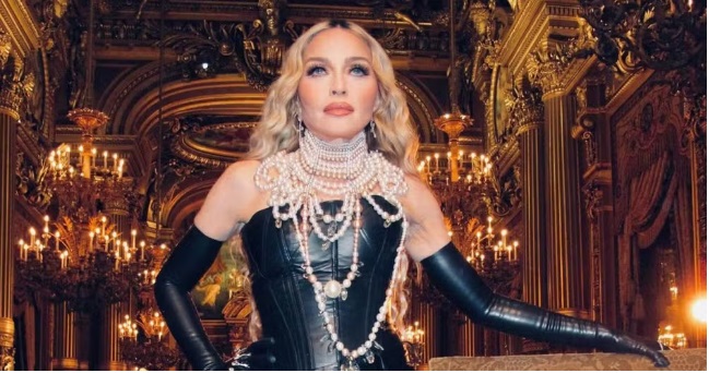  Madonna revela nome de produtor musical que tentou conquistar com ajuda de ‘bruxaria’