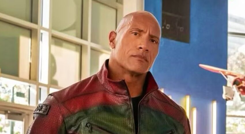  The Rock é acusado de chegar sempre atrasado e fazer xixi em garrafinhas de água mineral no set caótico de seu último filme