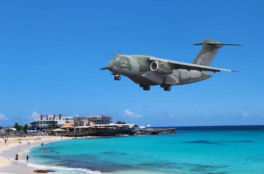 Maior avião construído no Brasil faz pouso inédito no aeroporto mais famoso do Caribe