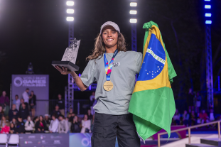  Rayssa Leal dá o troco em japonesas e se sagra campeã mundial de skate street em Roma