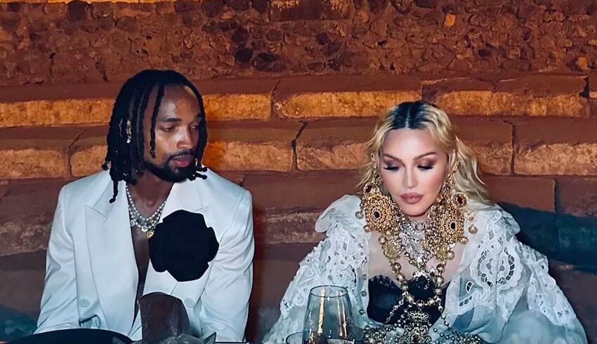  Madonna impôs lista rígida de regras para namorado 38 anos mais novo, diz site: ‘Sem dormir na mesma cama e nada de TV’