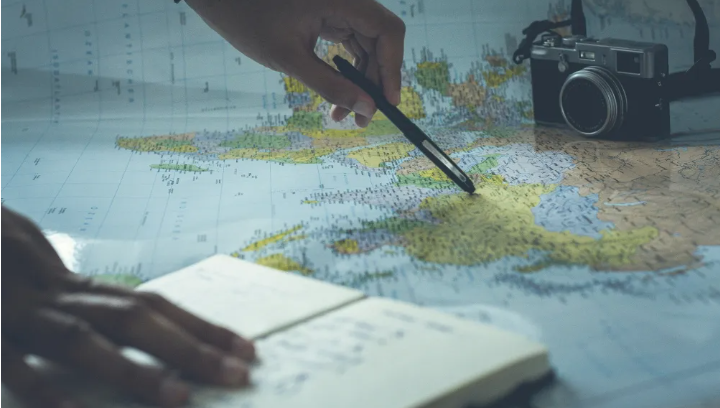  Rede de hotéis oferece mais de R$ 80 mil para quem se dispor a viajar pelo mundo
