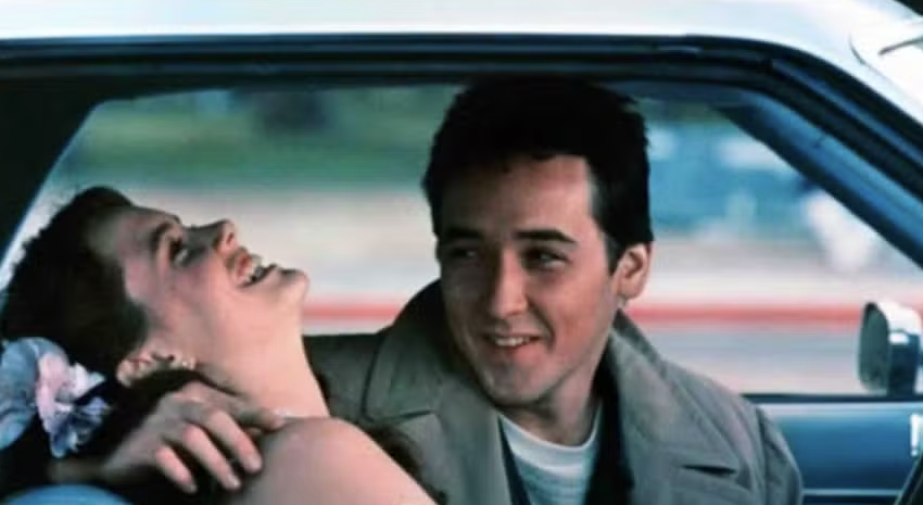  Atriz revela que dormiu com John Cusack anos depois de fazerem juntos clássico da década de 1980: ‘Precisava tirar essa cisma’
