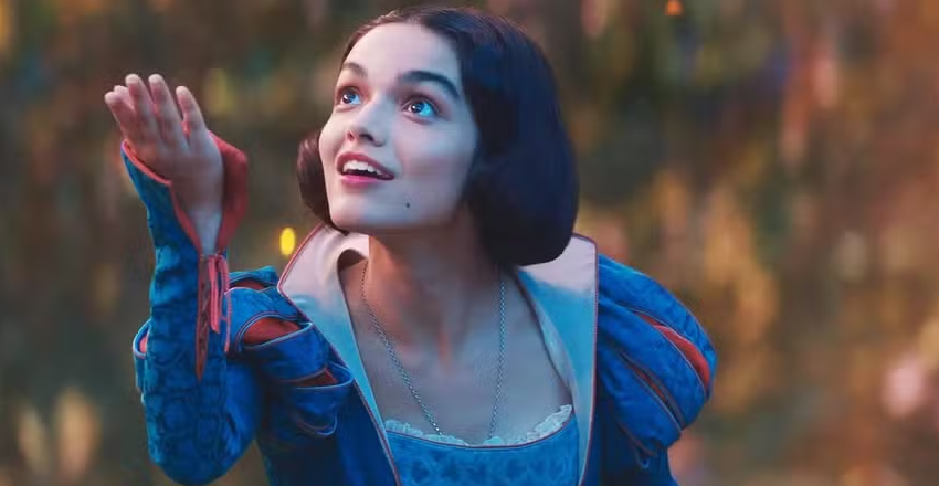  Disney contratou ‘guru das redes sociais’ para vetar posts de Rachel Zegler após polêmica com Trump e prejuízo em ‘Branca de Neve’, revela revista