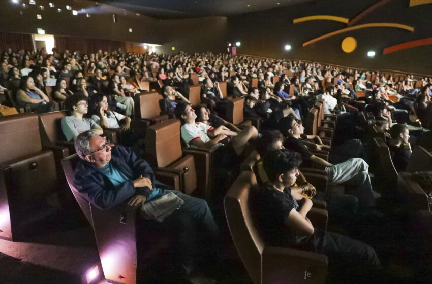  Aclamado pelo público, ‘Ainda Estou Aqui’ fecha Mostra Oscar 2025 do Cine Brasília