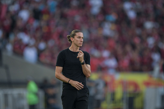  Filipe Luís detona Pedro e explica corte contra o São Paulo: ‘Atitude lamentável, beirou o ridículo’