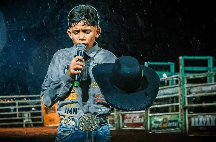  Aos 15 anos, Juninho Cowboy narra rodeios há quase uma década